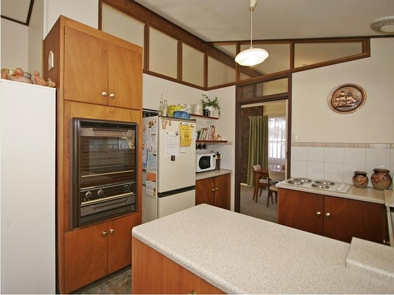 9 HIGGINS STREET, Hackham SA 5163