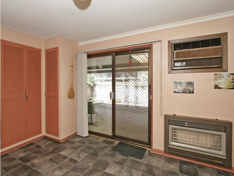 4 Beresford Avenue, Christie Downs SA 5164