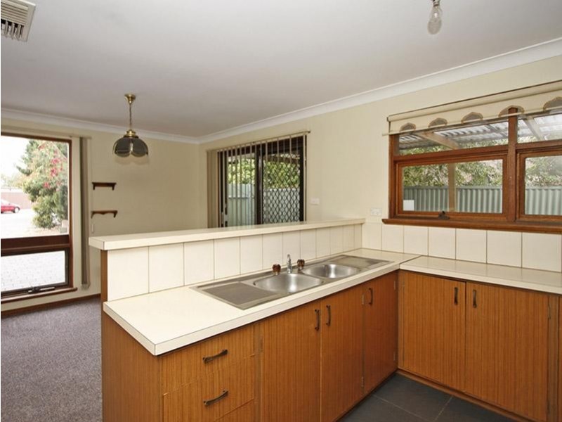 5 Mark Court, Morphett Vale SA 5162