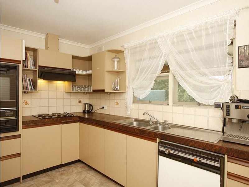 4 Richardson Crescent, Morphett Vale SA 5162