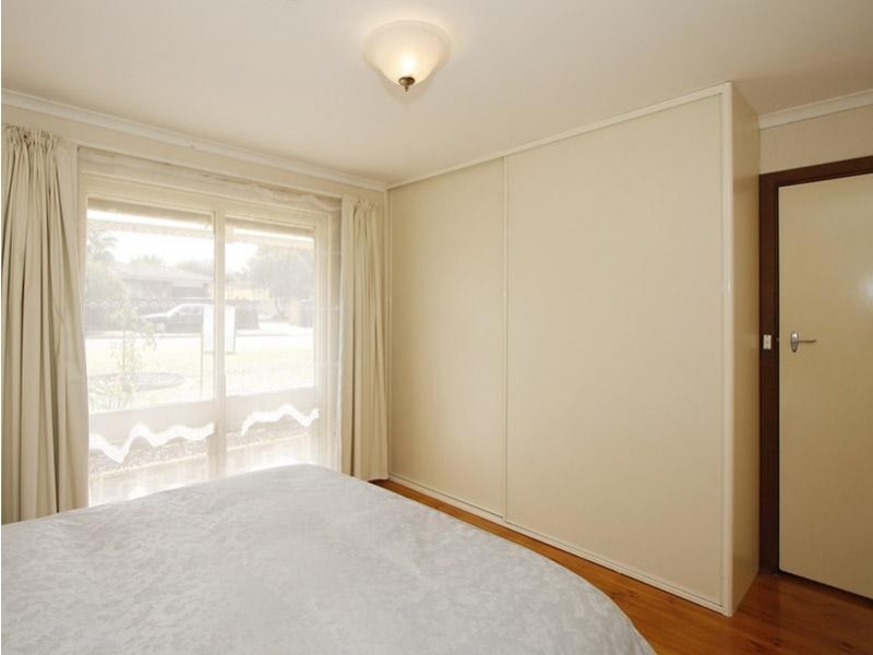 4 Richardson Crescent, Morphett Vale SA 5162