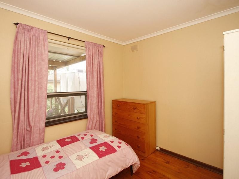 4 Richardson Crescent, Morphett Vale SA 5162