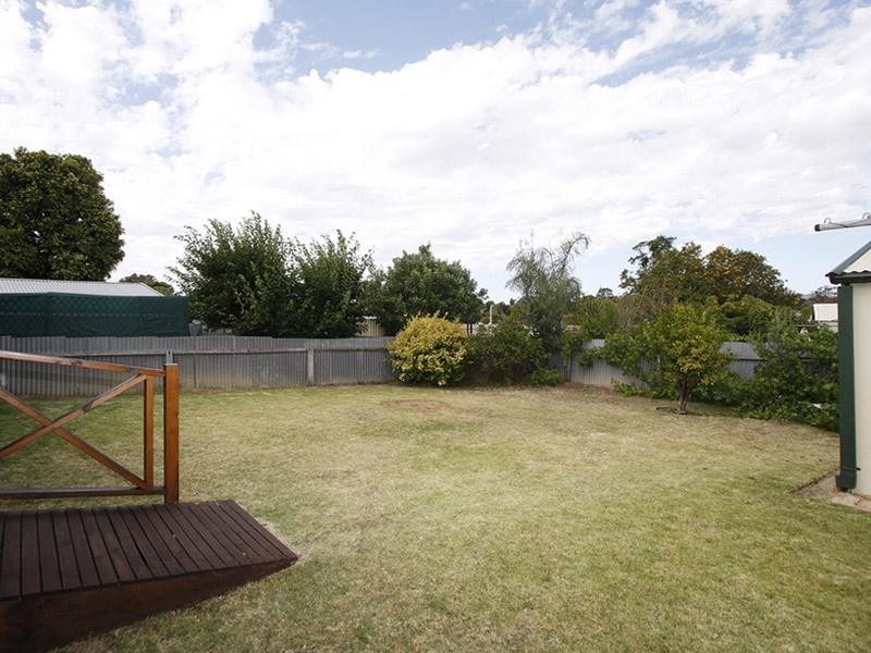 4 Richardson Crescent, Morphett Vale SA 5162