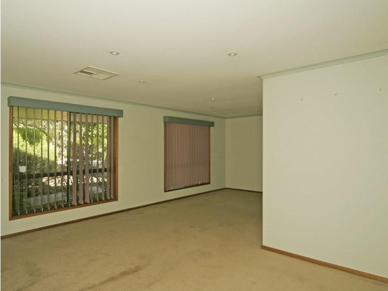 32 Furioso Drive, Woodcroft SA 5162