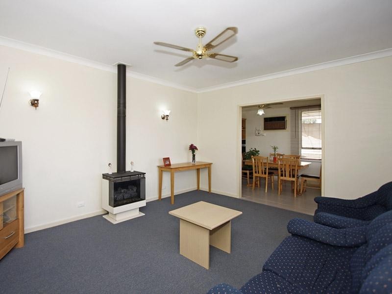 13 Glenda Avenue, Morphett Vale SA 5162