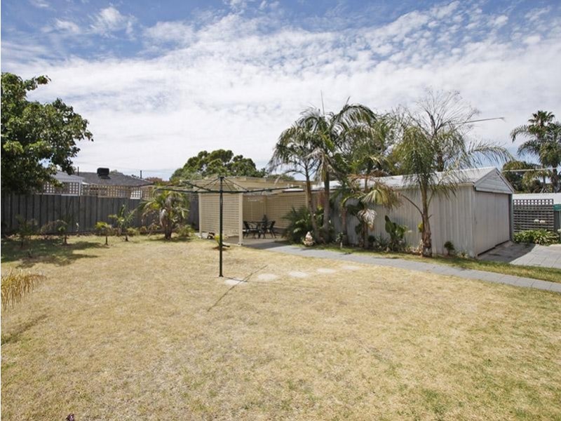 13 Glenda Avenue, Morphett Vale SA 5162