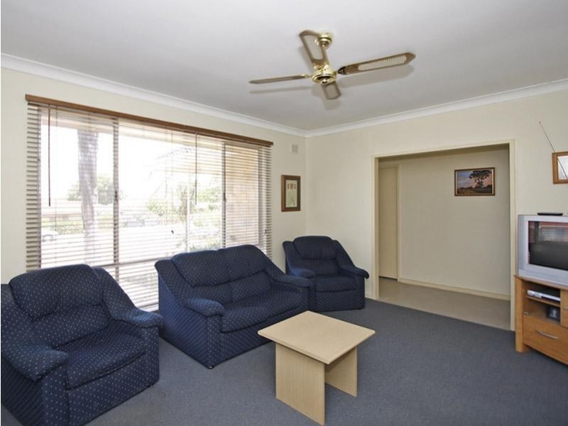 13 Glenda Avenue, Morphett Vale SA 5162