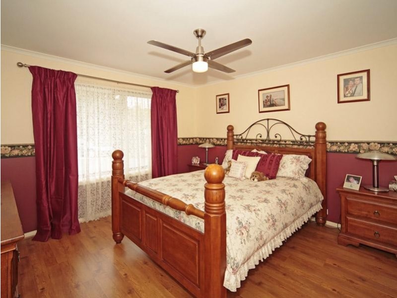 2 Nina Court, Aberfoyle Park SA 5159