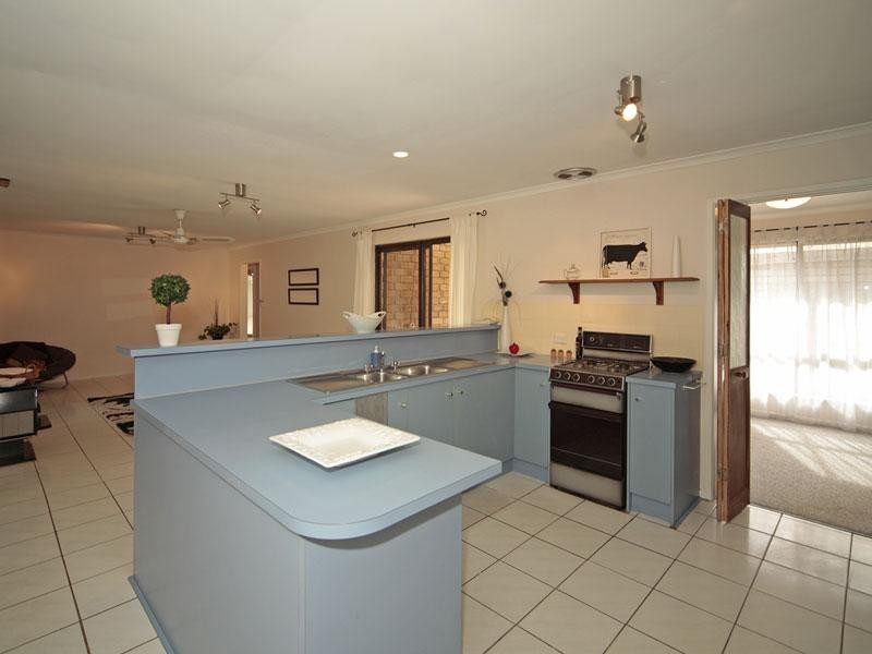 17 Goodrington Way, Moana SA 5169