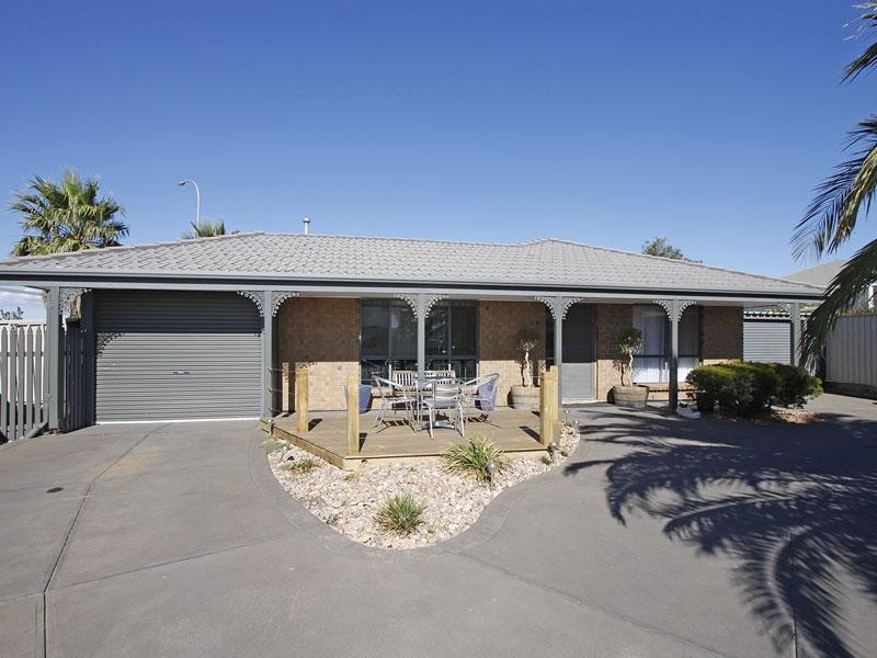 14 Churston Place, Moana SA 5169