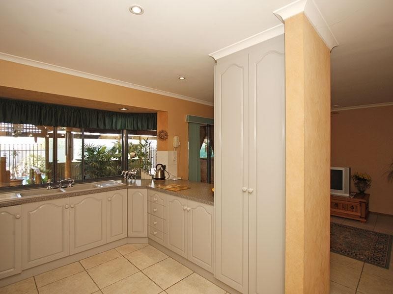 14 Churston Place, Moana SA 5169