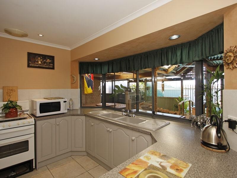 14 Churston Place, Moana SA 5169