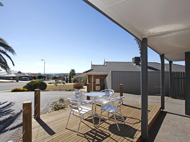 14 Churston Place, Moana SA 5169