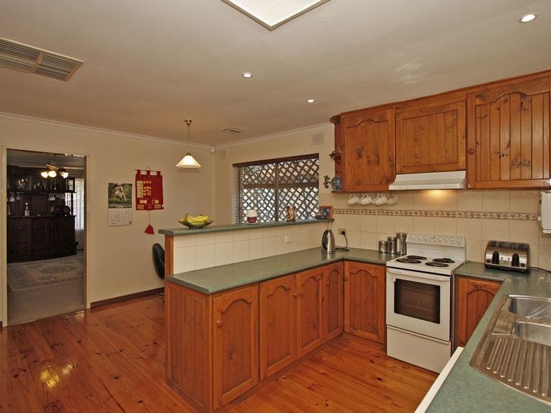 19 Booth Avenue, Morphett Vale SA 5162