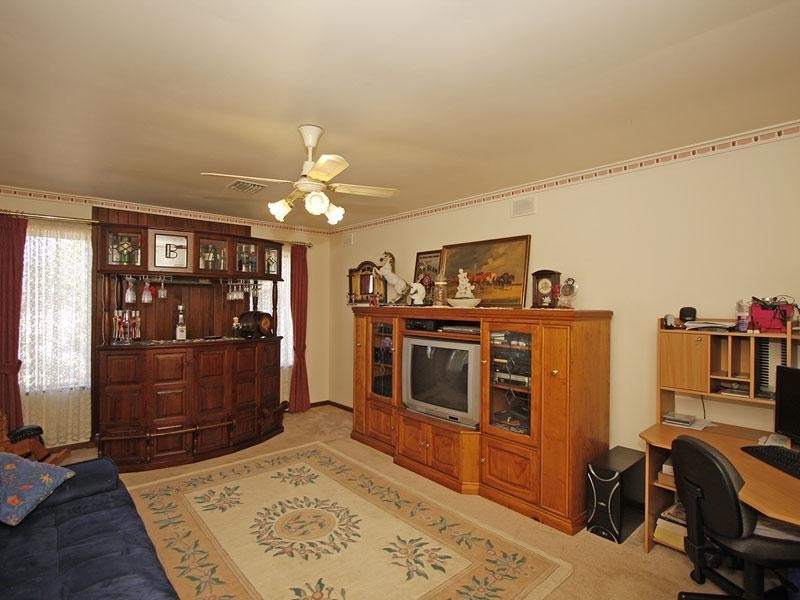 19 Booth Avenue, Morphett Vale SA 5162