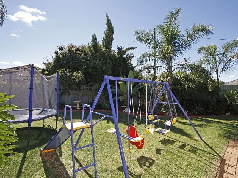 19 Booth Avenue, Morphett Vale SA 5162