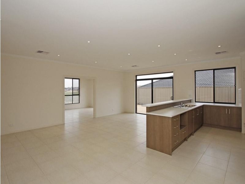 9 Noosa Court, Seaford Rise SA 5169
