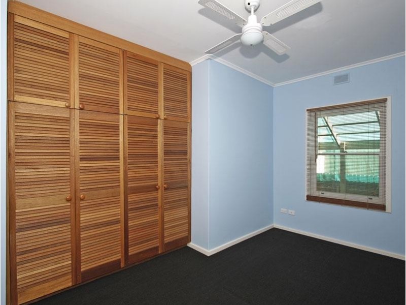 25 Thorne Crescent, Mitchell Park SA 5043