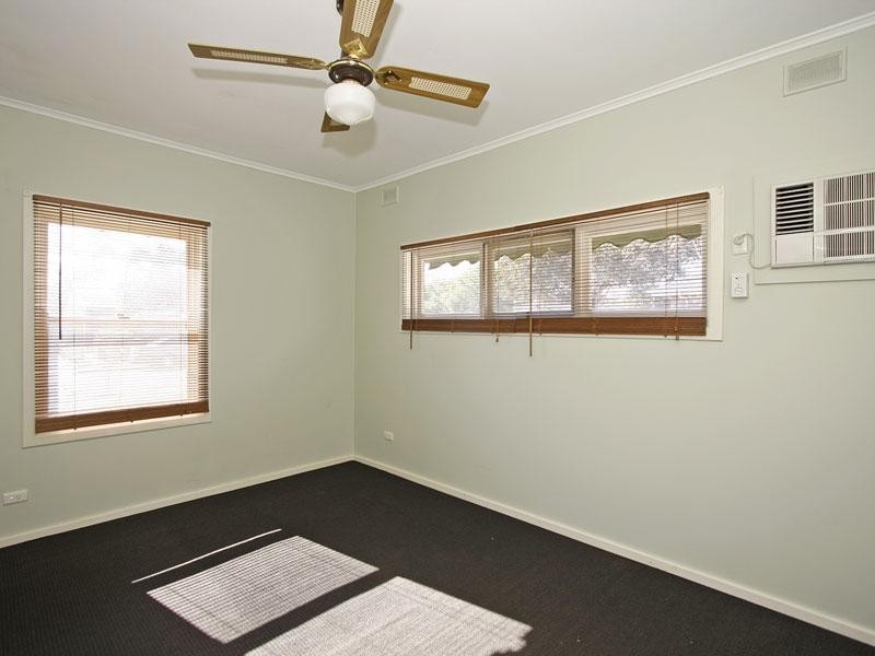 25 Thorne Crescent, Mitchell Park SA 5043