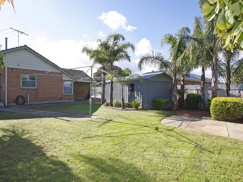 25 Thorne Crescent, Mitchell Park SA 5043