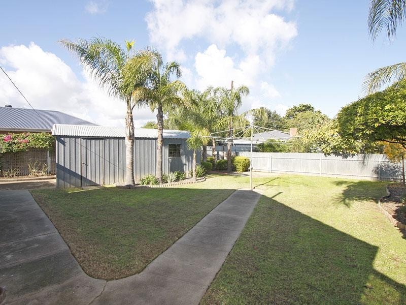 25 Thorne Crescent, Mitchell Park SA 5043