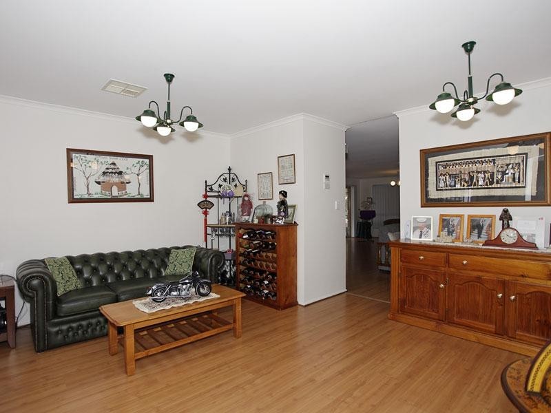 18 Berenwode Circuit, Morphett Vale SA 5162