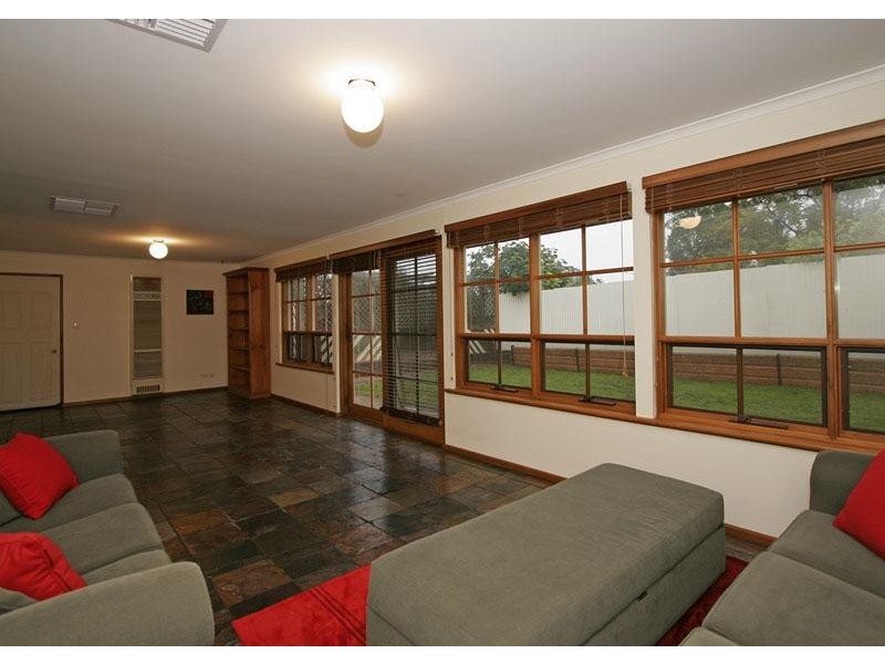 10 Ogwell Crescent, Reynella East SA 5161