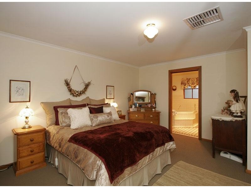 10 Ogwell Crescent, Reynella East SA 5161