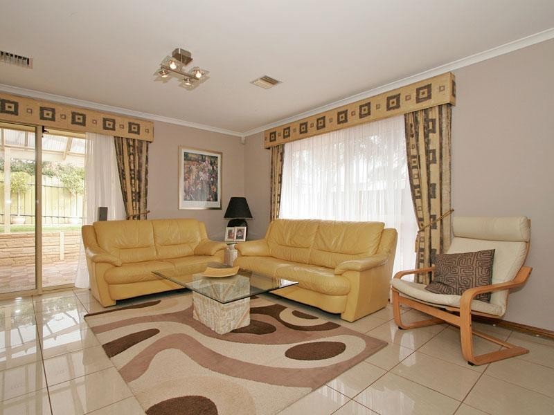 28 Hartog Street, Woodcroft SA 5162