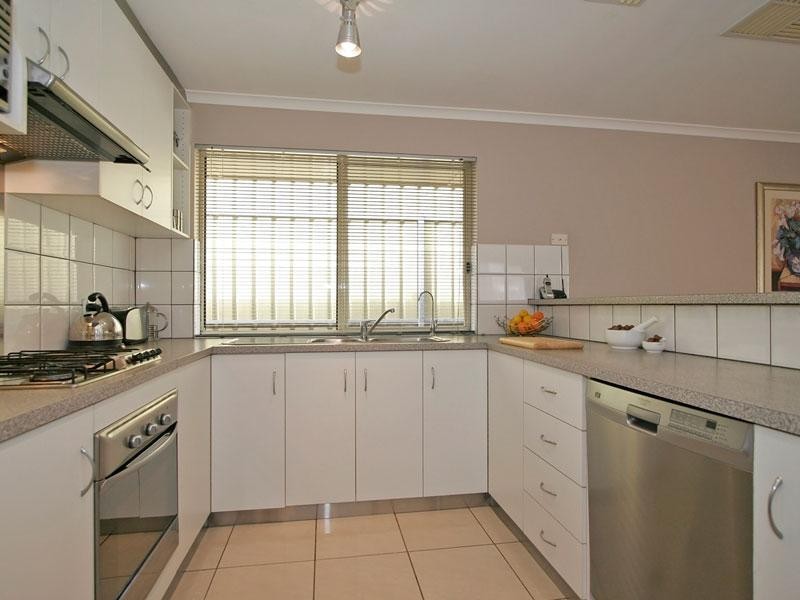 28 Hartog Street, Woodcroft SA 5162