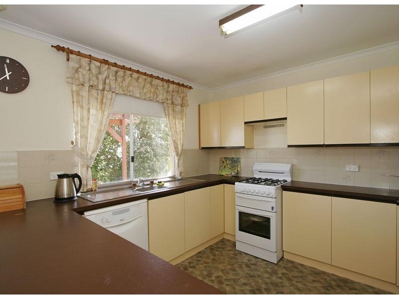 19 Kurrambi Crescent, Hallett Cove SA 5158