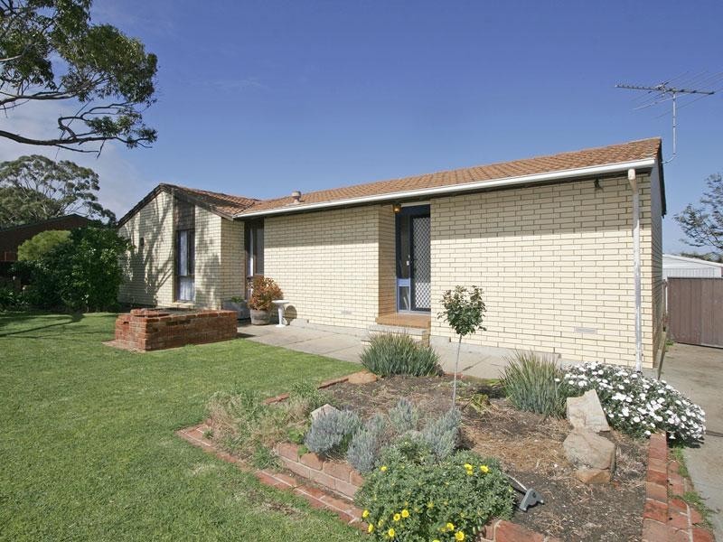 27 Narvik Crescent, Hackham West SA 5163