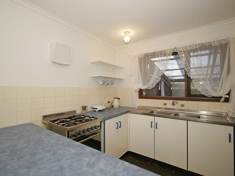 27 Narvik Crescent, Hackham West SA 5163
