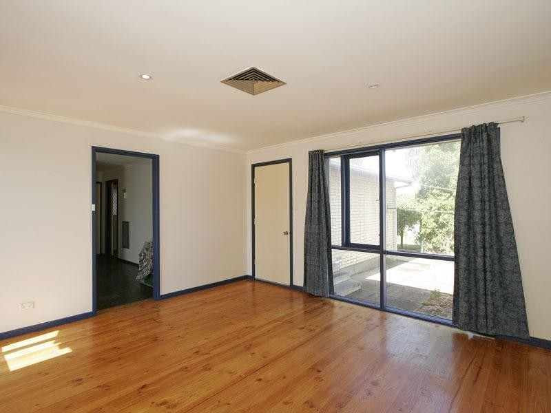 27 Narvik Crescent, Hackham West SA 5163