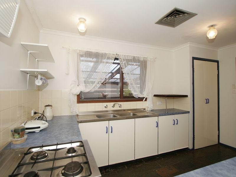 27 Narvik Crescent, Hackham West SA 5163