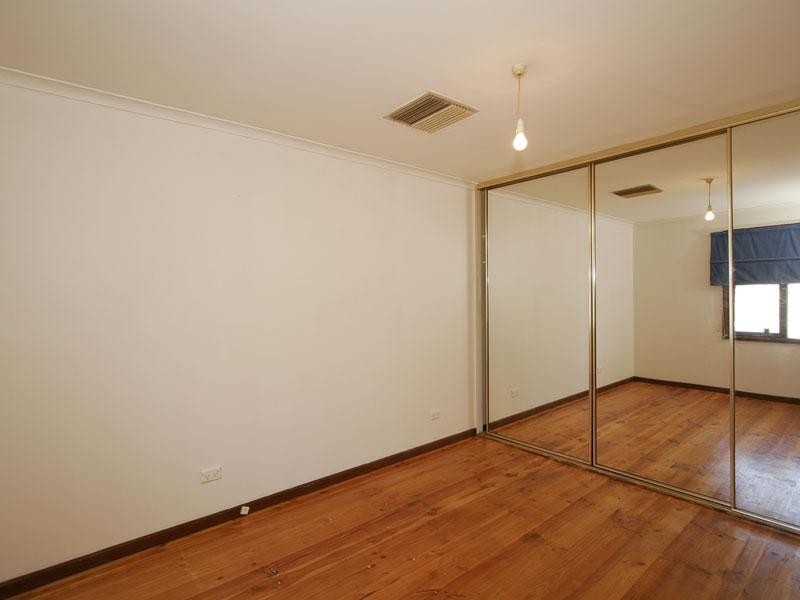 27 Narvik Crescent, Hackham West SA 5163