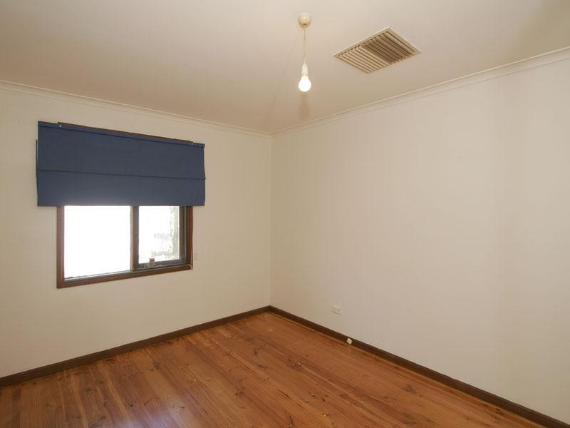 27 Narvik Crescent, Hackham West SA 5163