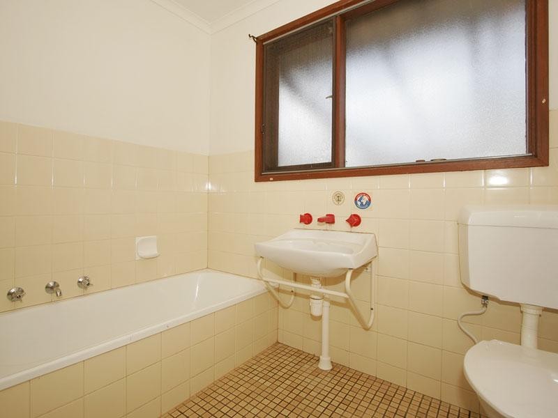 27 Narvik Crescent, Hackham West SA 5163