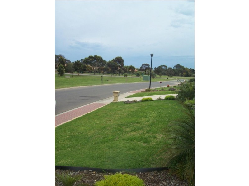 37 Chamberlain Drive, Christie Downs SA 5164