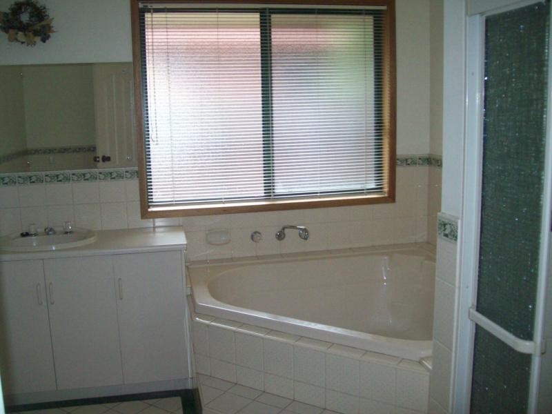 8 Brooks Circuit, Woodcroft SA 5162