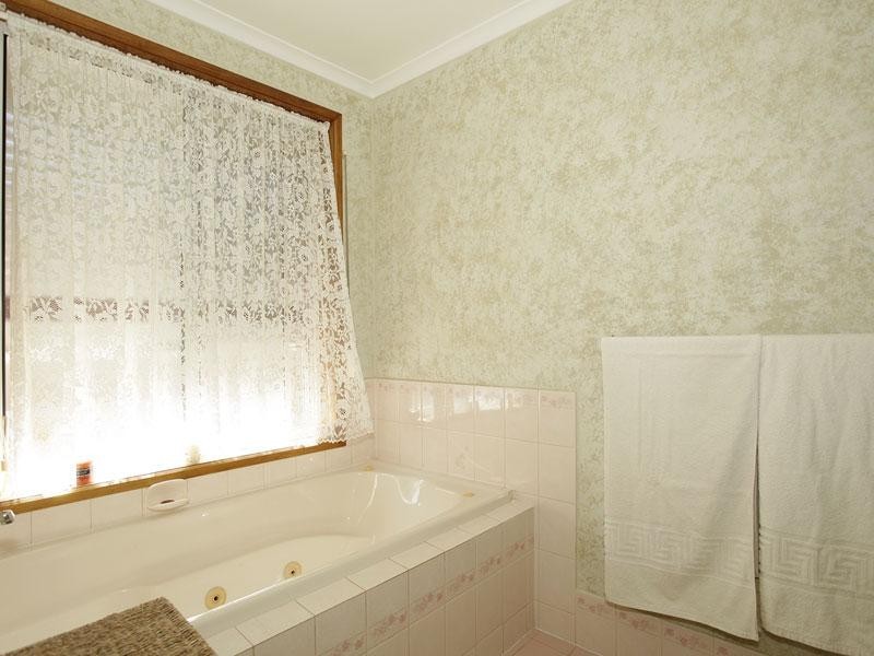 14 Oakridge Rise, Huntfield Heights SA 5163