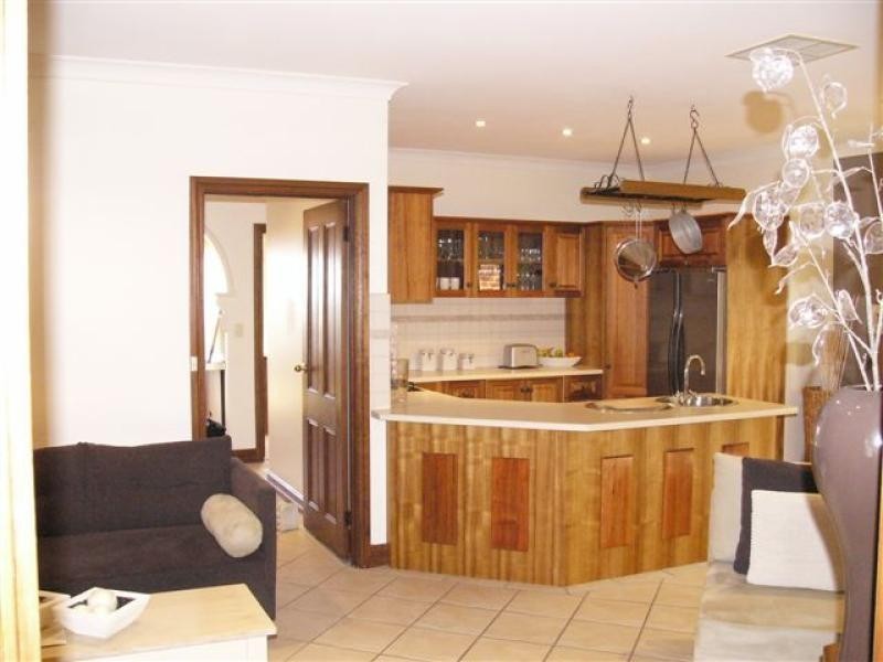 1 Highfield Drive, Aberfoyle Park SA 5159