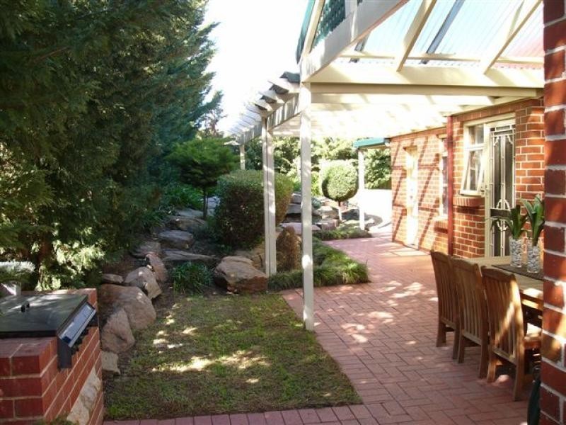 1 Highfield Drive, Aberfoyle Park SA 5159