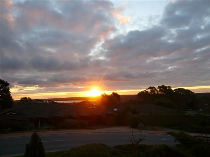 1 Highfield Drive, Aberfoyle Park SA 5159