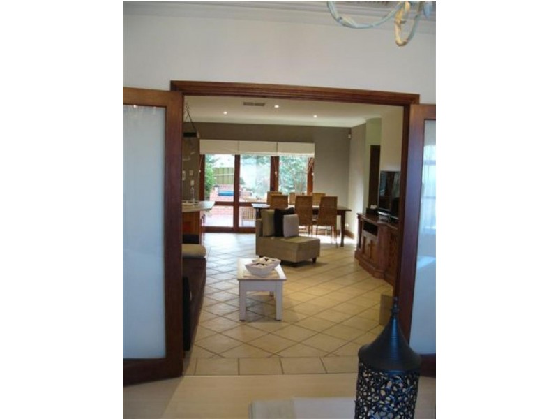 1 Highfield Drive, Aberfoyle Park SA 5159