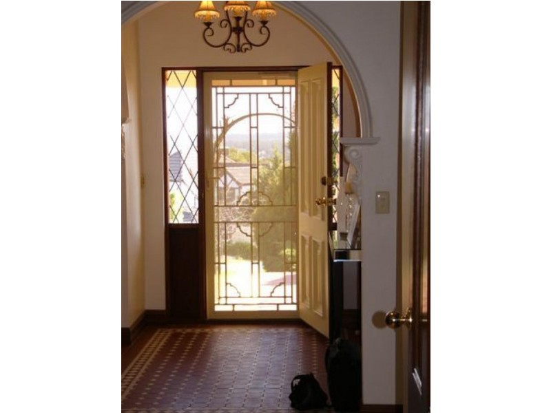 1 Highfield Drive, Aberfoyle Park SA 5159