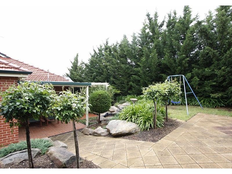 1 Highfield Drive, Aberfoyle Park SA 5159