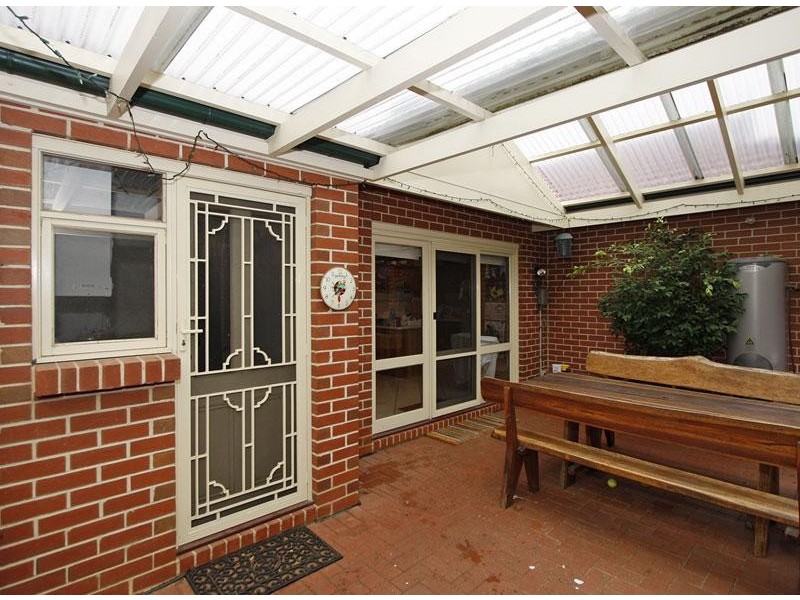 1 Highfield Drive, Aberfoyle Park SA 5159