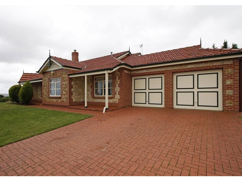 1 Highfield Drive, Aberfoyle Park SA 5159