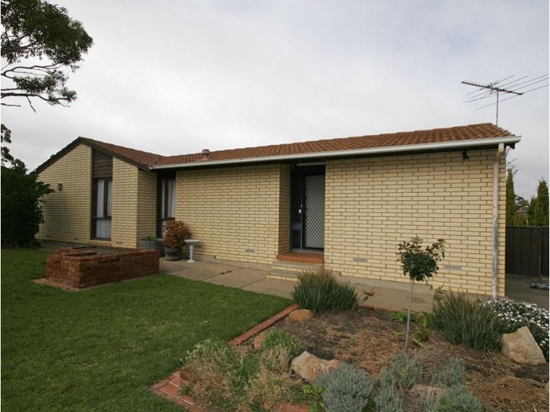 27 Narvik Crescent, Hackham West SA 5163
